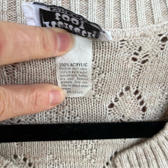 Open front, open knit sweater vest - Picture 5 of 8